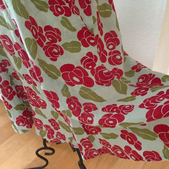 Linen dress with cherry colored flower print; swingy; v-neck; short sleeves - Picture 6 of 15